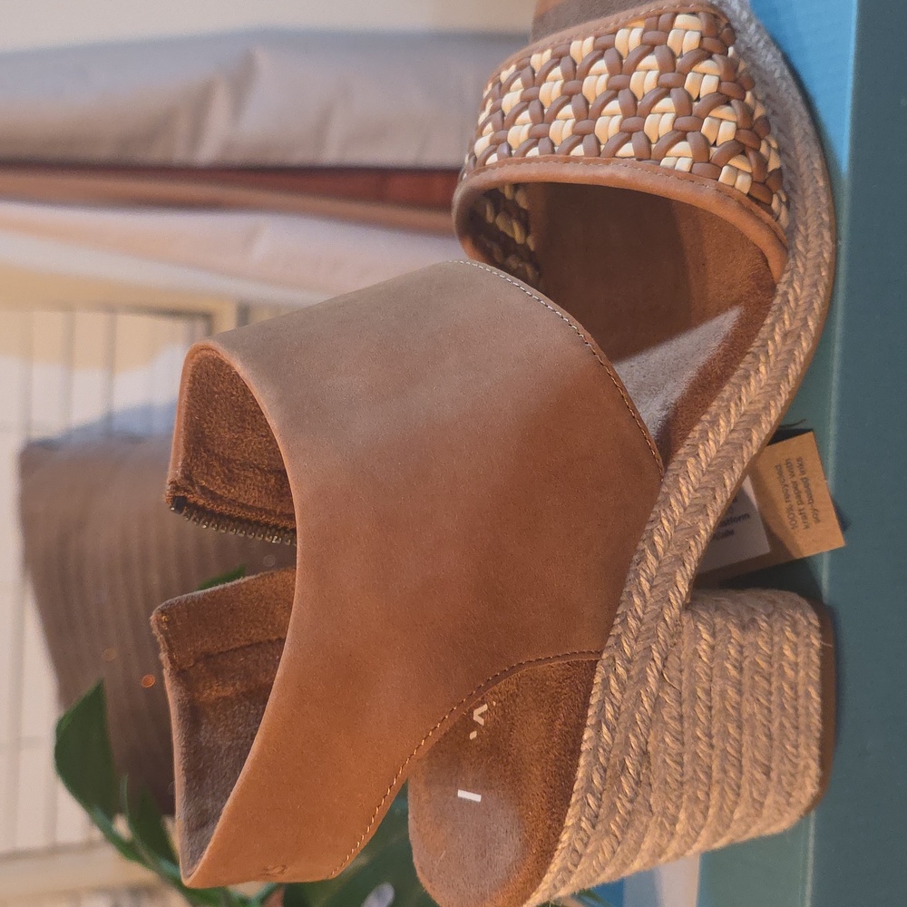 TOMS Women's Brown Wedge Sandals - Picture 5 of 16